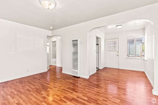 Building Photo - Recently Remodeled 1 Bedroom Duplex Unit 2351 Rental