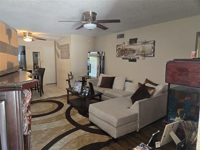 Photo - 2405 Springmont Ct