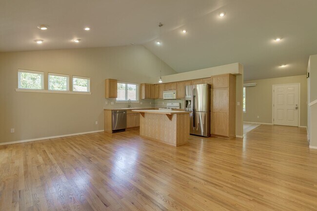 Photo - Shoreline Rambler Available NOW! 4 Bed 2 Bath w/spacious backyard!