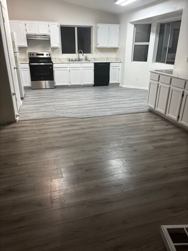 Photo - 4439 N 85th Dr