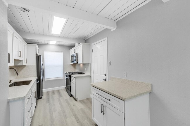 Photo - 1167 Holmes Ct