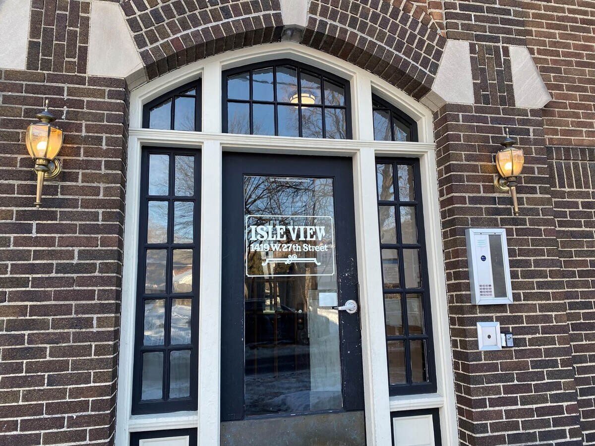 1419 West 27th St - 1419 West 27th St