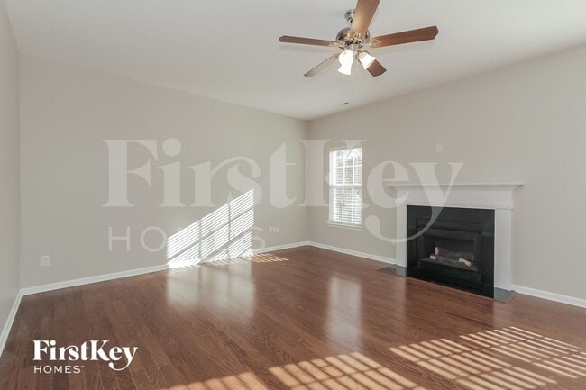 Photo - 2266 Isaac St