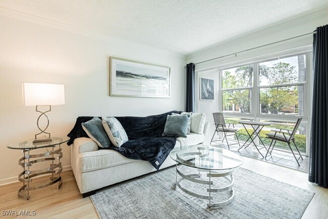 Photo - 72 7th St S Unidad 203 Rental
