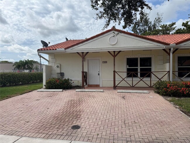 Building Photo - 7600 NW 38th Ct