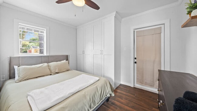 Photo - 720 1/2 W Woodlawn Ave Unidad ID1271928P