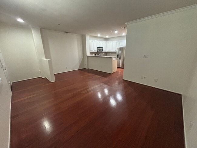 Photo - 3-Bedroom Home with Fresh Paint in Creekside of Valencia!