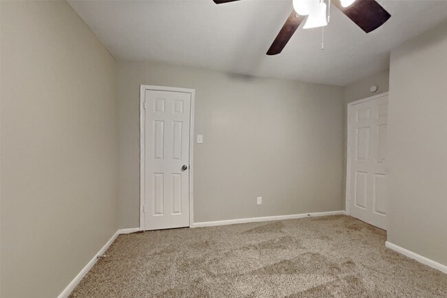 Photo - 8815 Lawncliff Ln