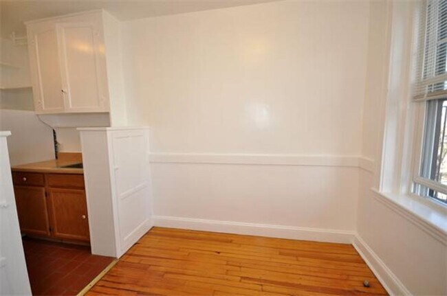 Photo - Nice Studio in Cleveland Circle Elevator B...