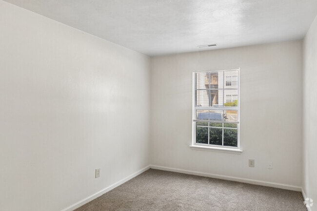 Sandpiper - 2BR, 1BA - 699SF - Living Room