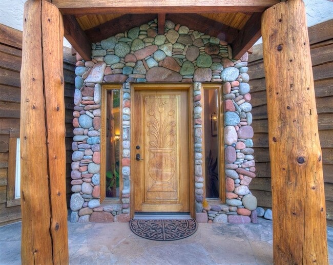 Photo - 128 Old Country Ln