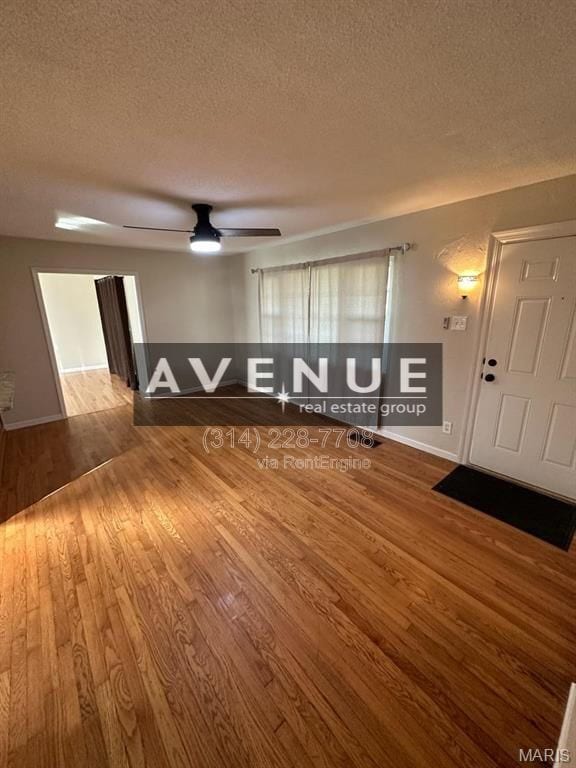 Photo - 908 Center Ct