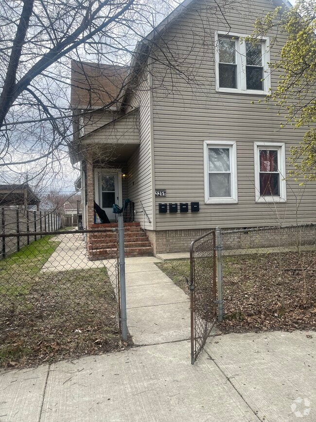 Building Photo - 1151 Morrell St Unit 2F Rental