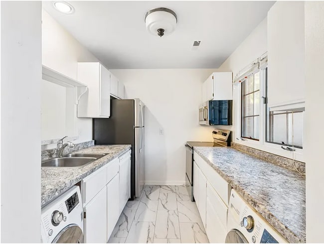 Photo - 1586 Garden Ct