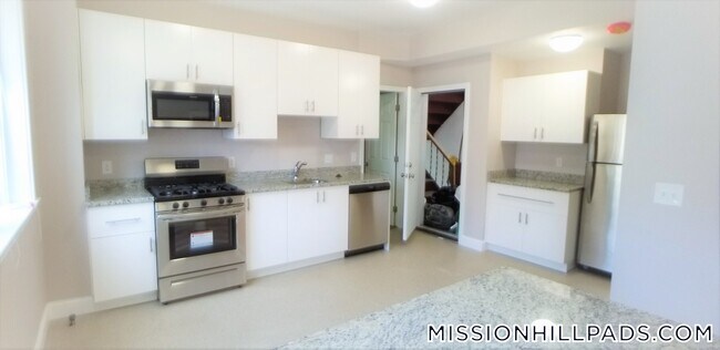 Photo - 46 Waverly St Unit 3
