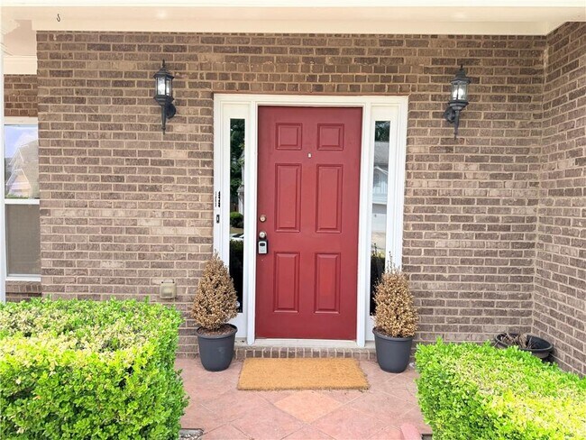 Photo - 2066 Peach Shoals Cir