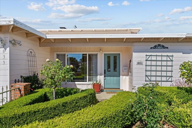 833 Ocean View Ave