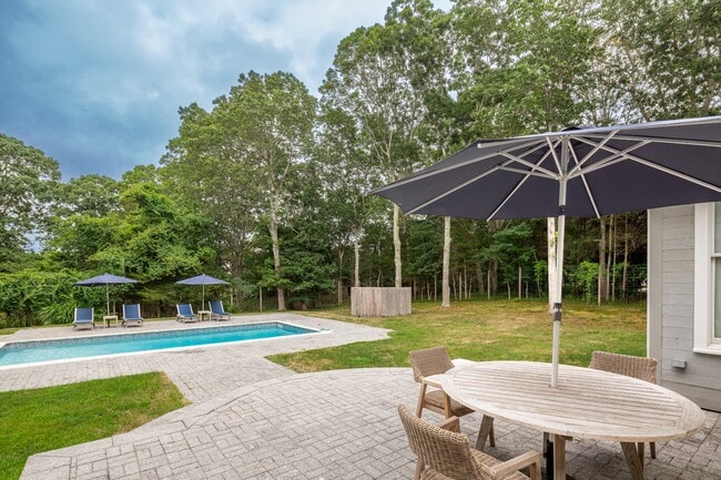 Photo - 6 Clover Leaf Ln