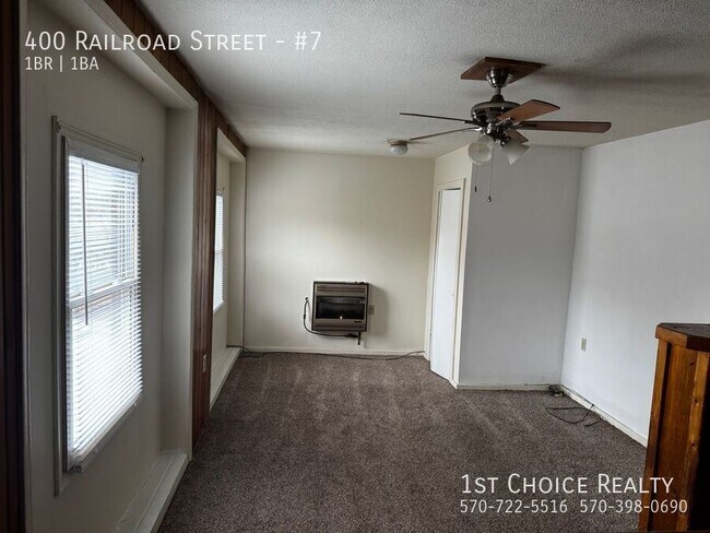 Photo - 400 Railroad St Unit #7