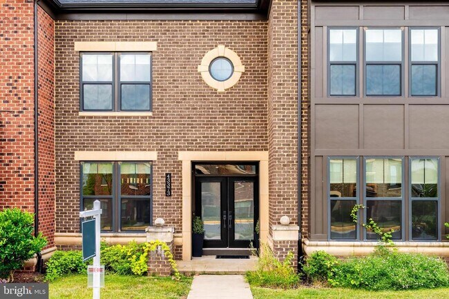 Photo - 43373 Dewey Sq Townhome