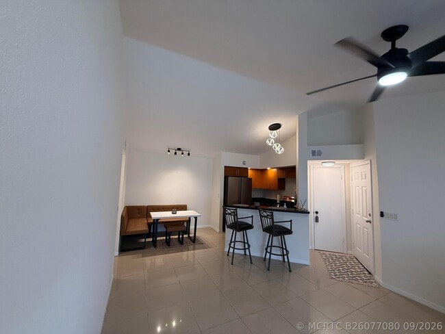 3410 Pinewalk Dr N Unit 821