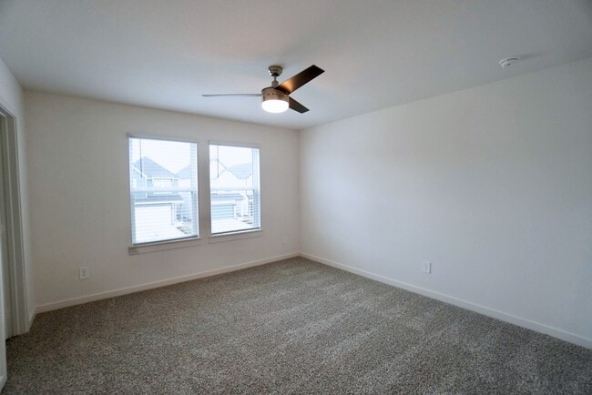 Photo - 2824 Lisburn Ter Ln