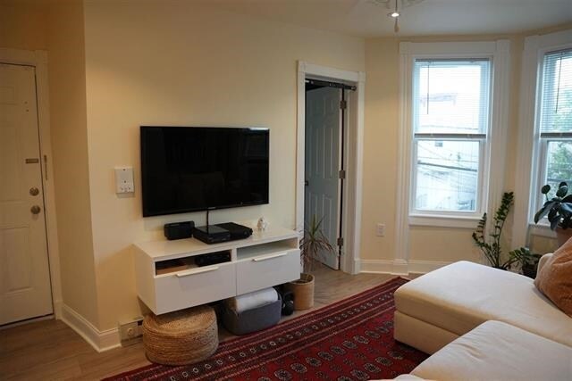 Photo - 237 Whiton St Unit 2