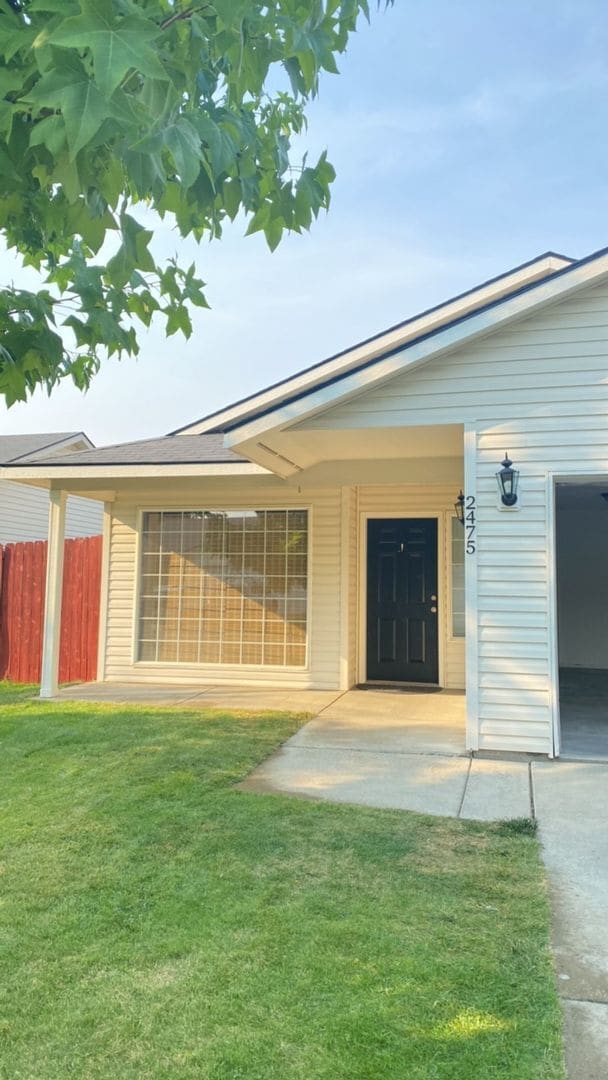 Building Photo - Charming 3-Bed, 2-Bath Home with Modern Co...