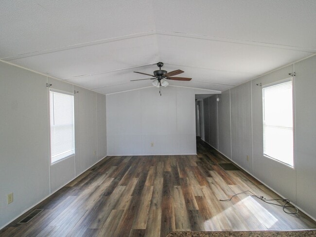 Photo - Great Location in Muscle Shoals!
