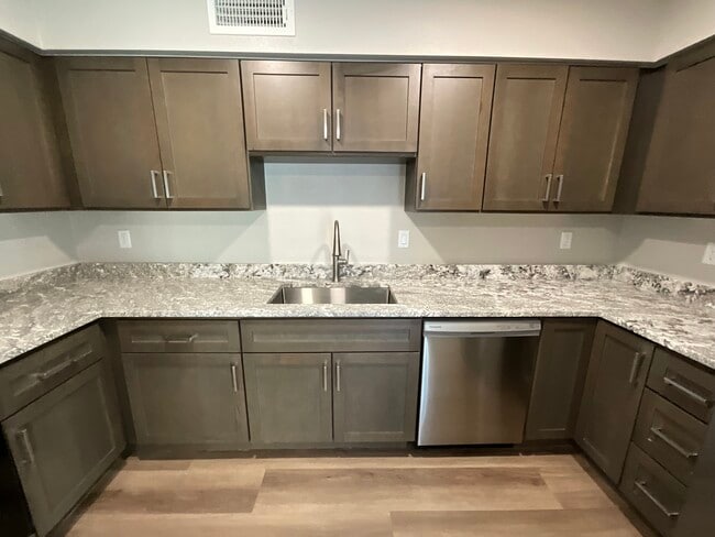 Photo - View 21 Apartments