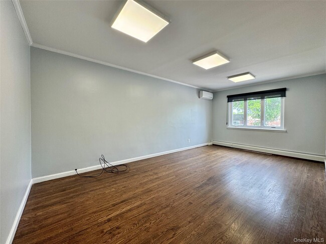 Building Photo - 27-30 Francis Lewis Blvd Unit 2nd FLOOR