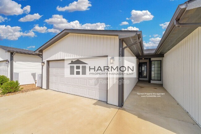 Building Photo - 2124 S Thatcher Ct