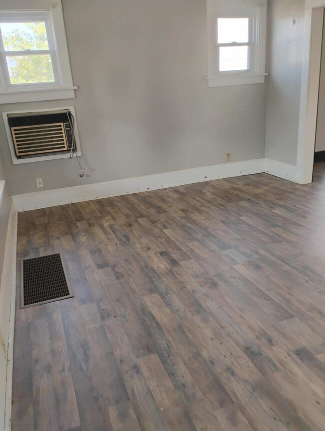 Photo - 16 Trader St