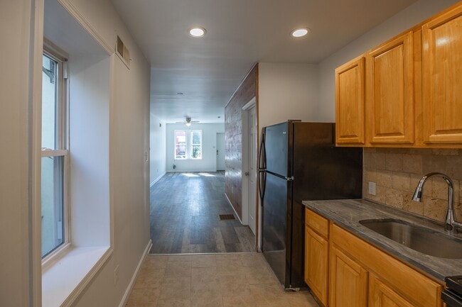 Photo - 17 E Ashmead St