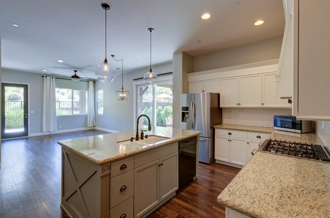 Photo - 21230 Tramonto Ln