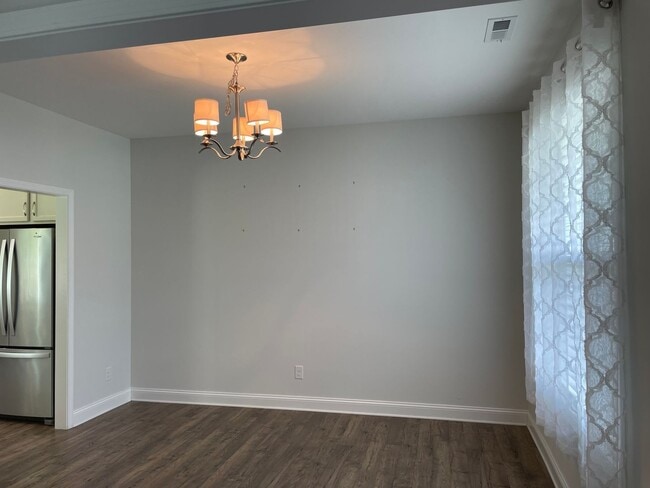 Photo - Like new home on cul-de-sac lot with 3 bed...