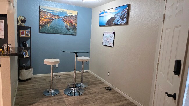 Photo - 4410 N Longview Ave Unit 108