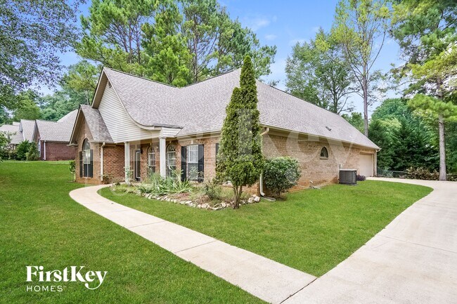 Photo - 150 Chinaberry Ln