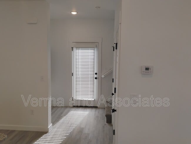 Photo - 841 Ventnor Ave