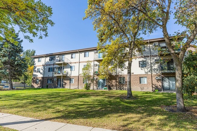 Pine Pointe Apartments