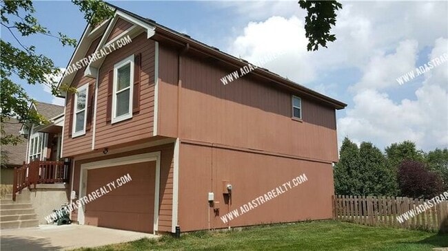Photo - Gorgeous Olathe Home in South Hampton Subdivision-Available in SEPTEMBER!!