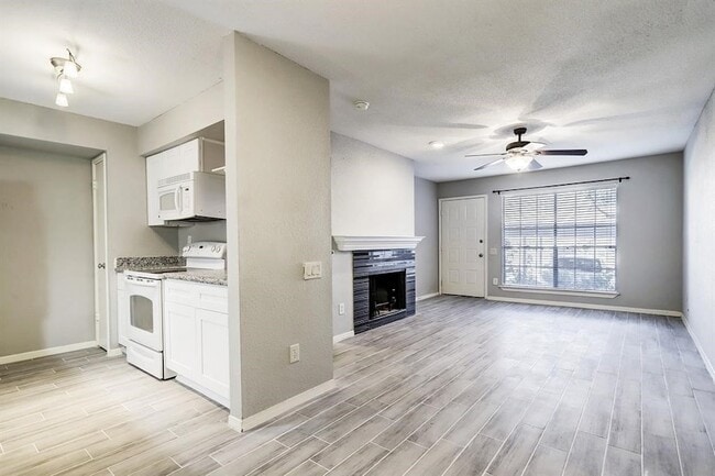 Photo - 1880 White Oak Dr Unit 177