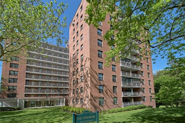 Photo - 4901 Henry Hudson Pkwy W Apartment Unit 1M