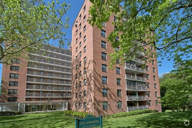 Building Photo - 4901 Henry Hudson Pkwy W Unit 1M Rental