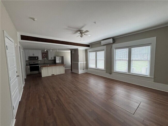 Photo - 104 Spring St Unit 1