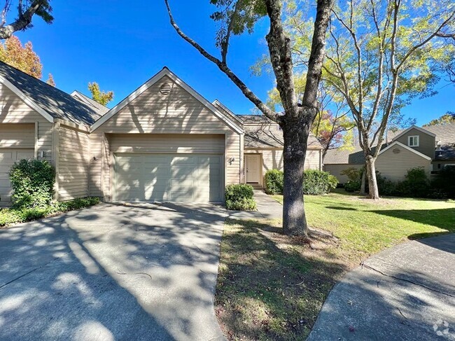 Building Photo - Beautifully updated two bedroom Rental