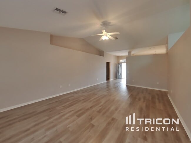 Photo - 39 Balsam St