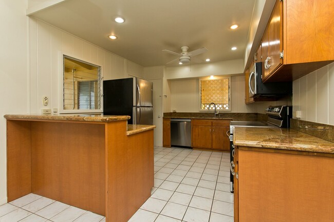 Photo - AVAILABLE NOW...Single Family Home in Kailua 4 bedroom 3 bath