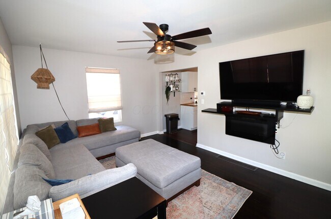 Photo - 3130 Reis Ave