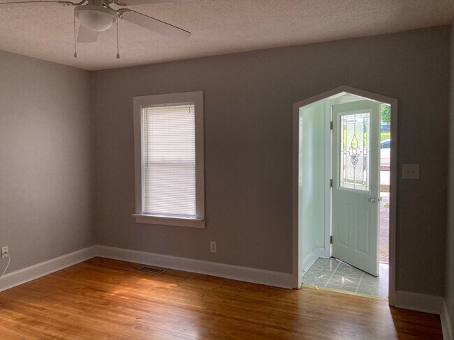 Photo - 504 Henry St